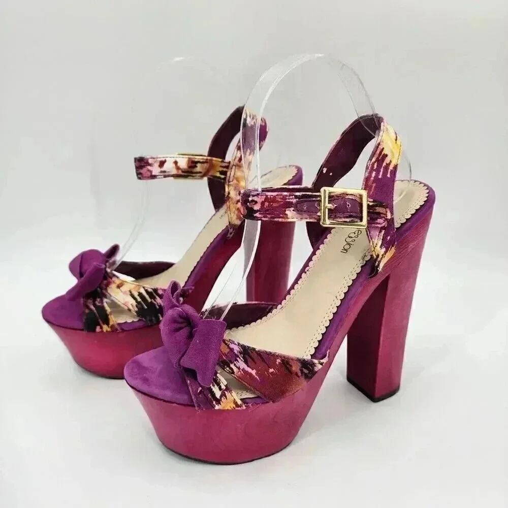 Sole Obsession Chunky Platform Purple Heels Buckle Open Toe Womans Size 7.5 Heel